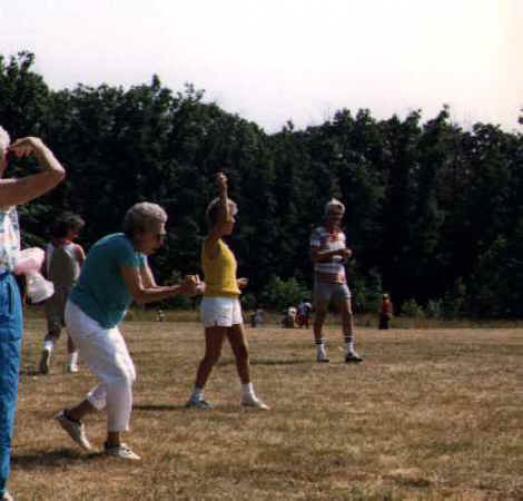 eggs5picnic88.jpg (21114 bytes)