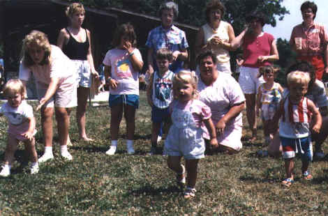 toddlerspicnic88.jpg (74639 bytes)