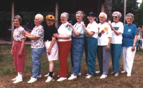 sisters2Picnic94.jpg (21860 bytes)