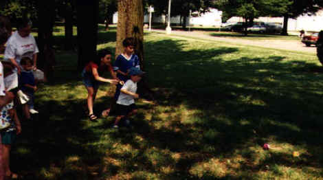 kids4picnic97.jpg (41197 bytes)